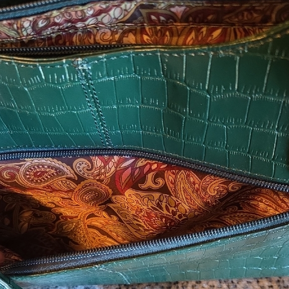 Dark Green Croc-Embossed Shoulder Bag - Picture 5 of 6